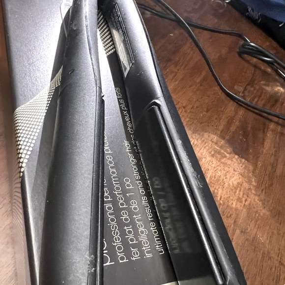 GHD PLATINUM+ STYLER - 1" FLAT IRON - Picture 1 of 5